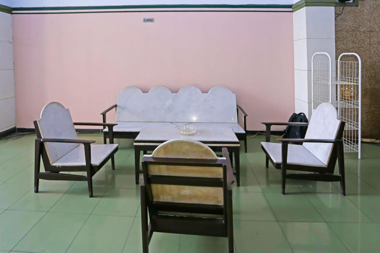 Collection O 92739 Hotel Pintu Besar Джакарта Екстер'єр фото