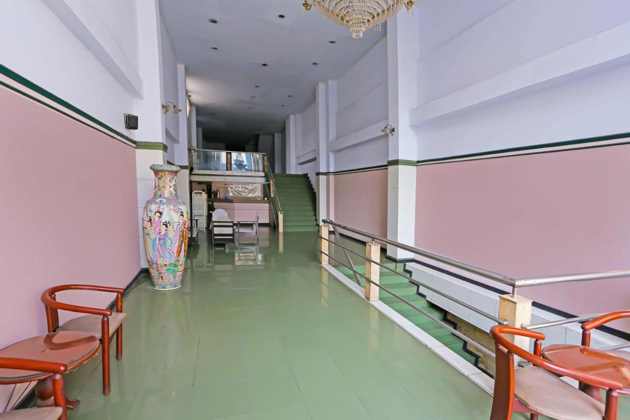 Collection O 92739 Hotel Pintu Besar Джакарта Екстер'єр фото