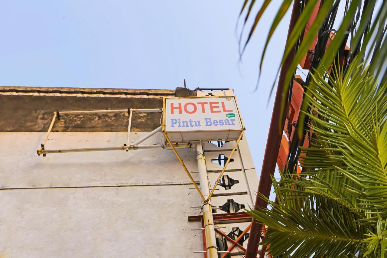 Collection O 92739 Hotel Pintu Besar Джакарта Екстер'єр фото